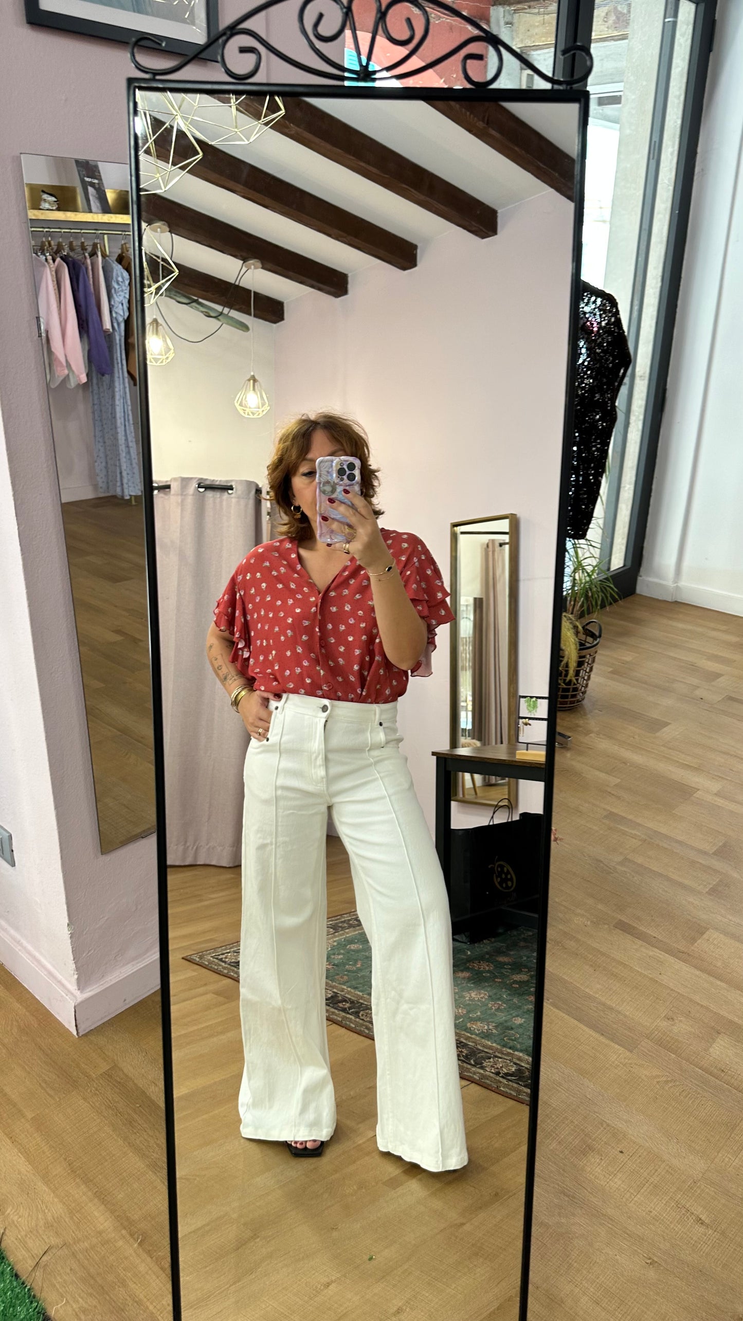Le streghe blusa in viscosa con volant e fiorellini