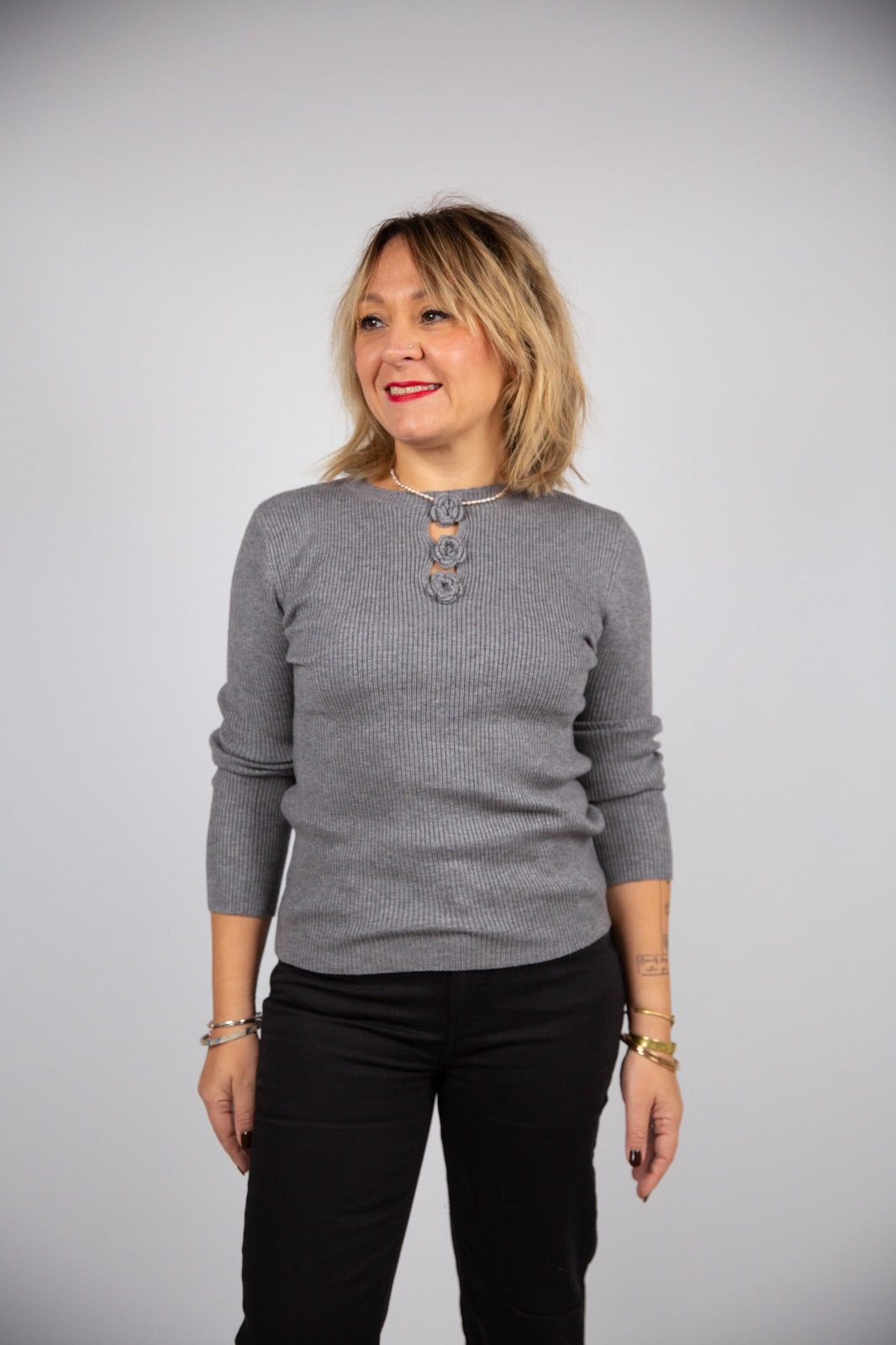 Wild pony maglia a costine con rose applicate
