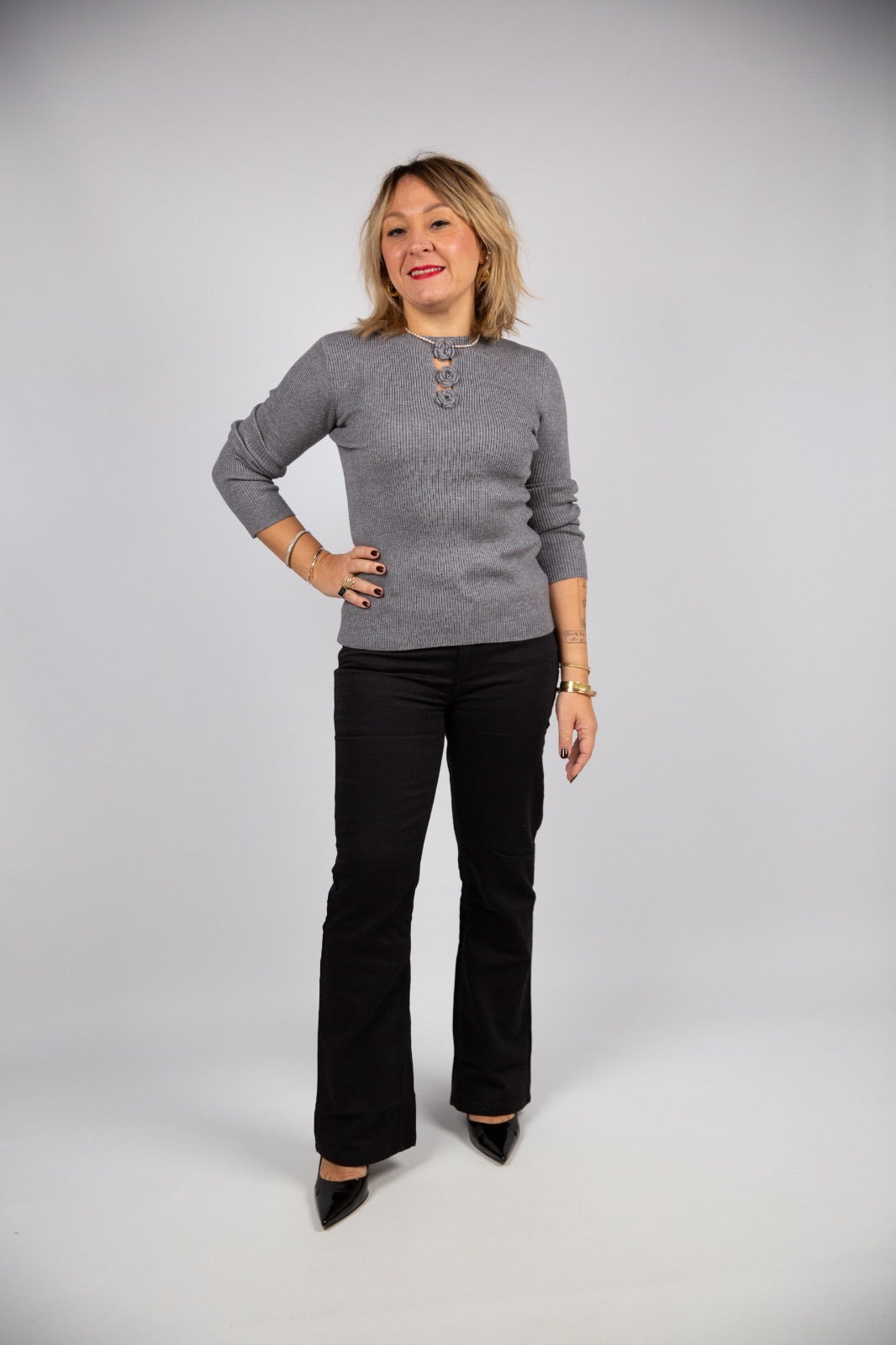 Wild pony maglia a costine con rose applicate