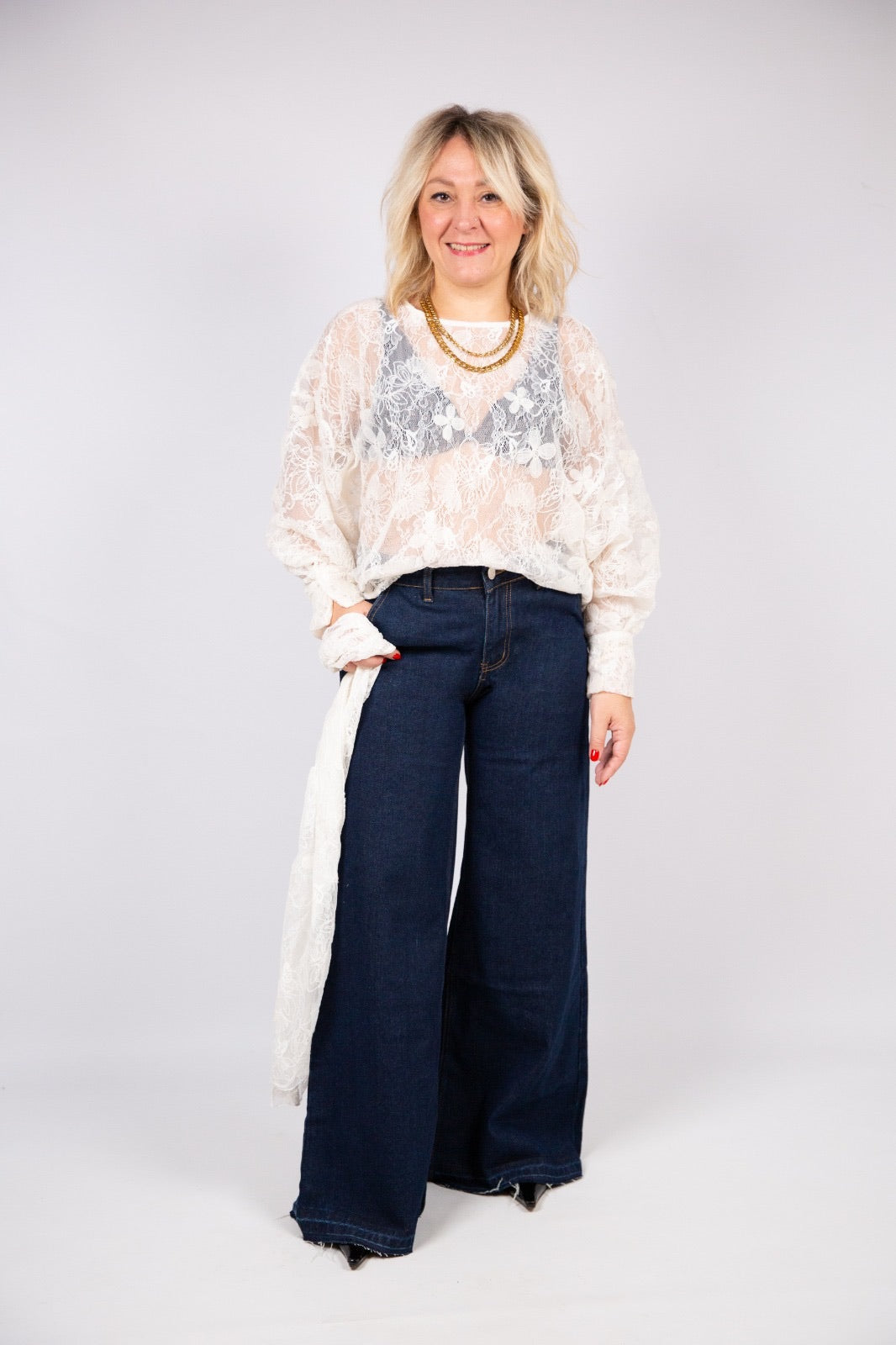 Kaos blusa in pizzo con sciarpina