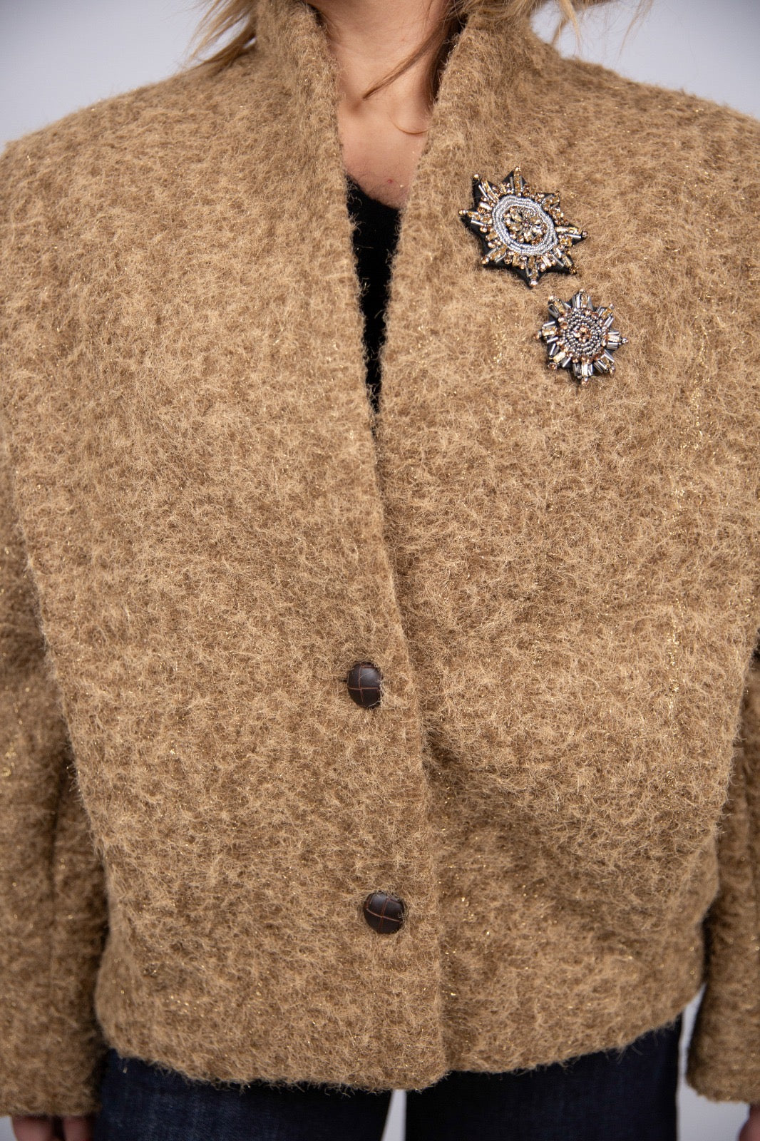 Motel cappotto corto con spille