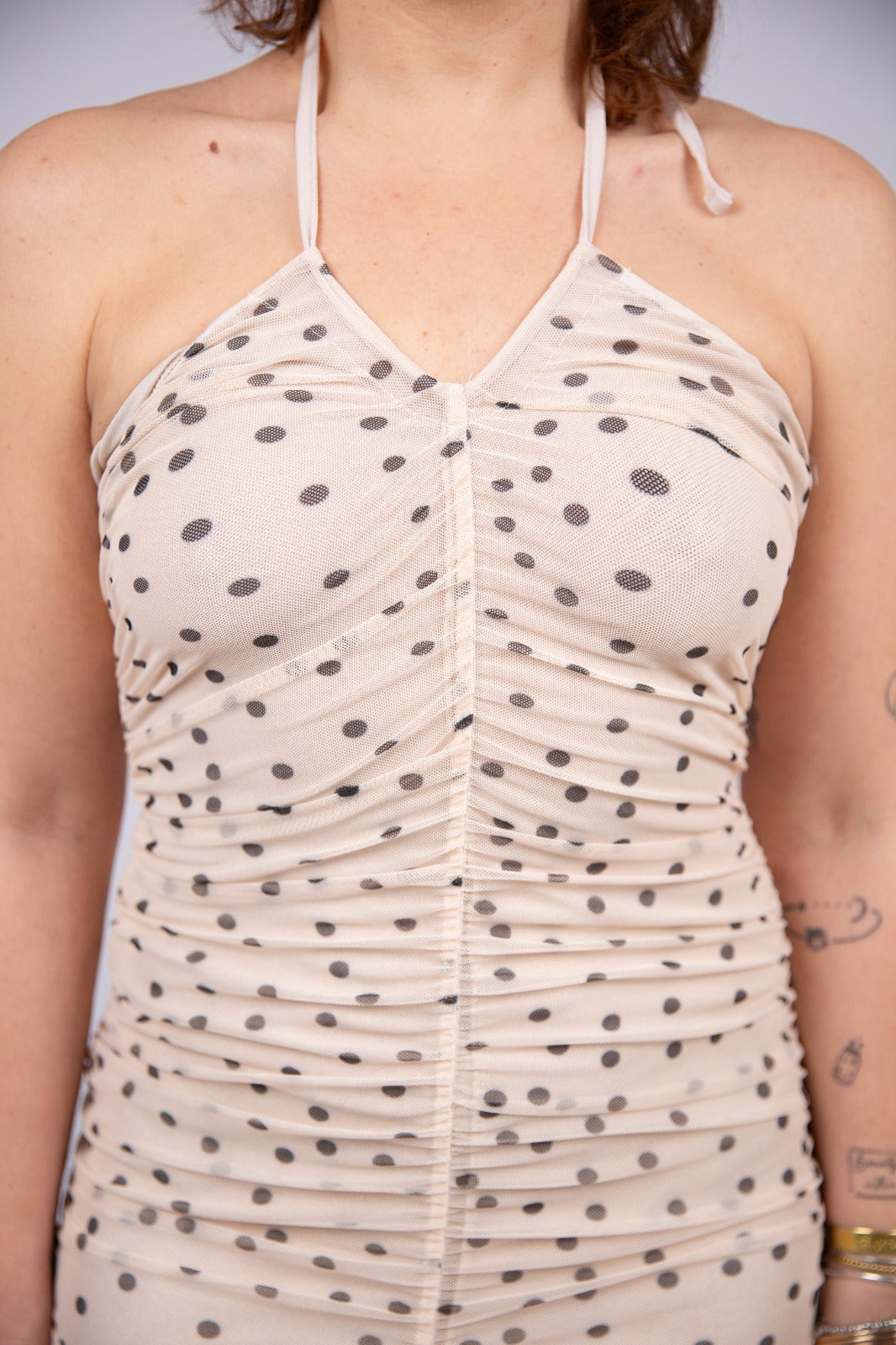 Tensione in vestito in tulle a pois