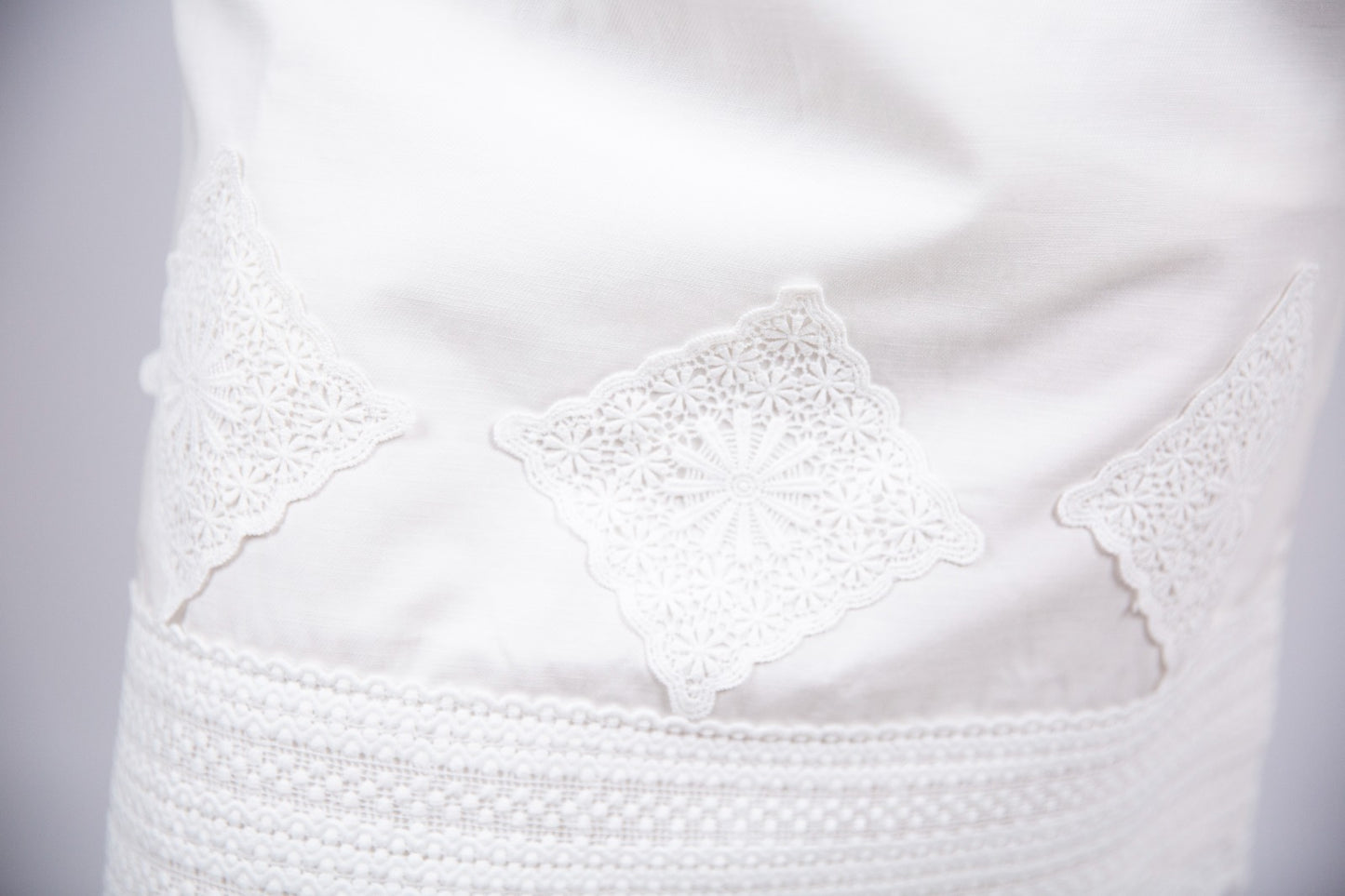 Wild pony vestito bianco con ricamo