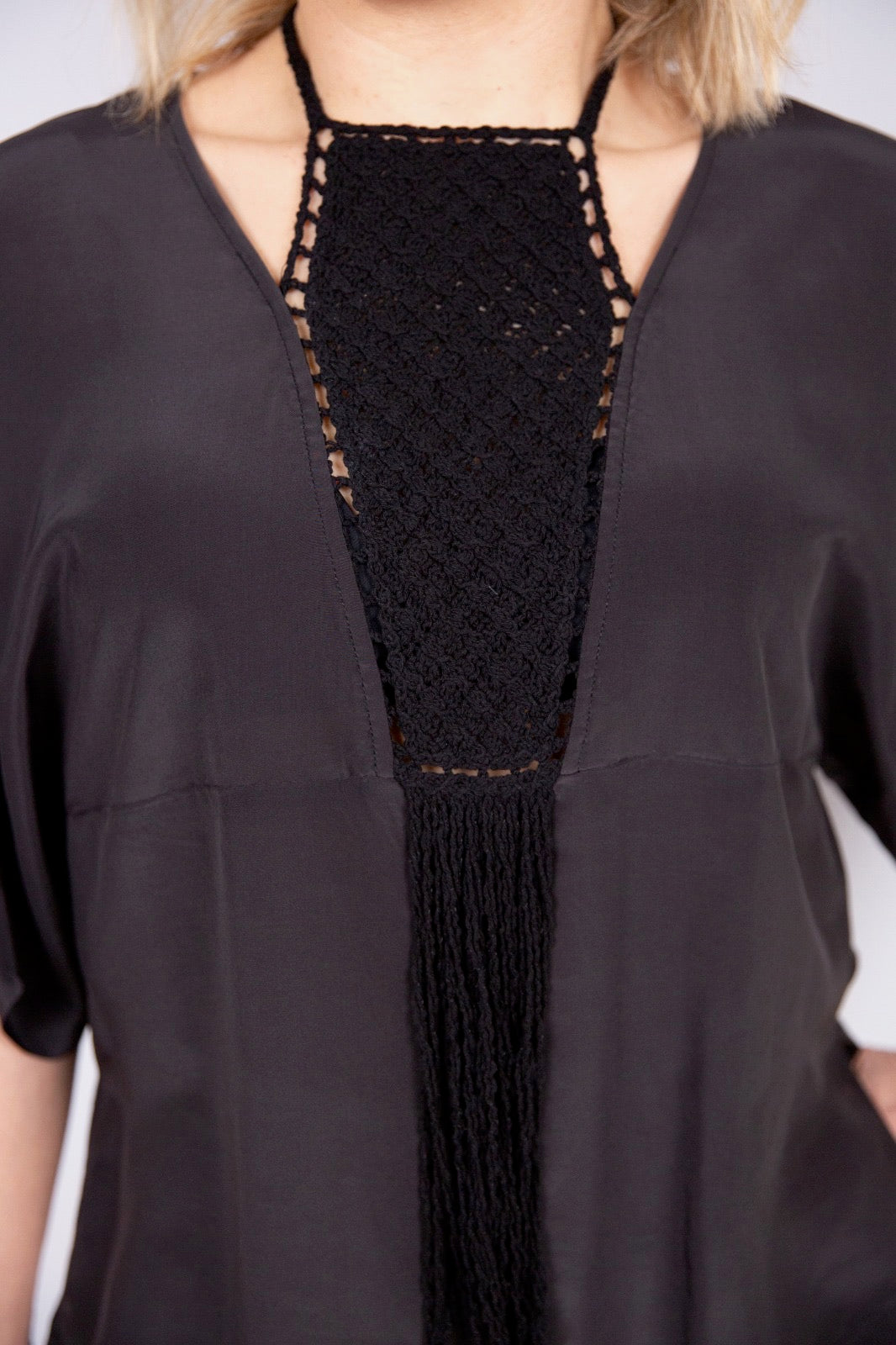 Icona blusa misto seta con inserto crochet