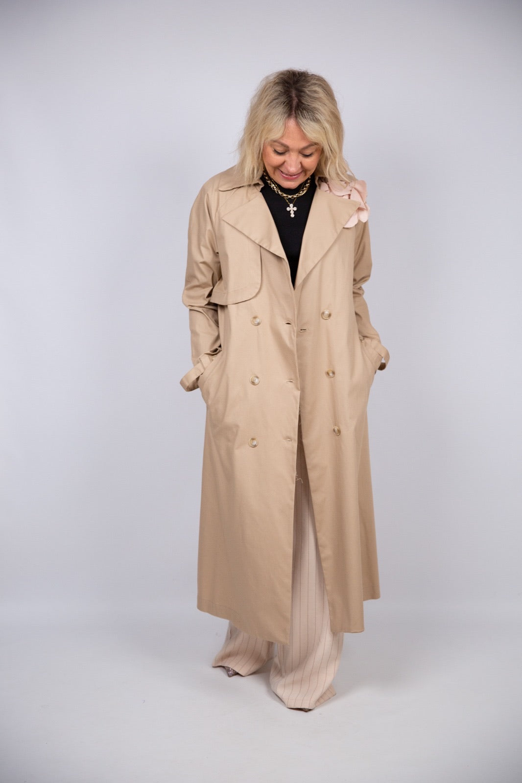 Susy mix Trench con spilla