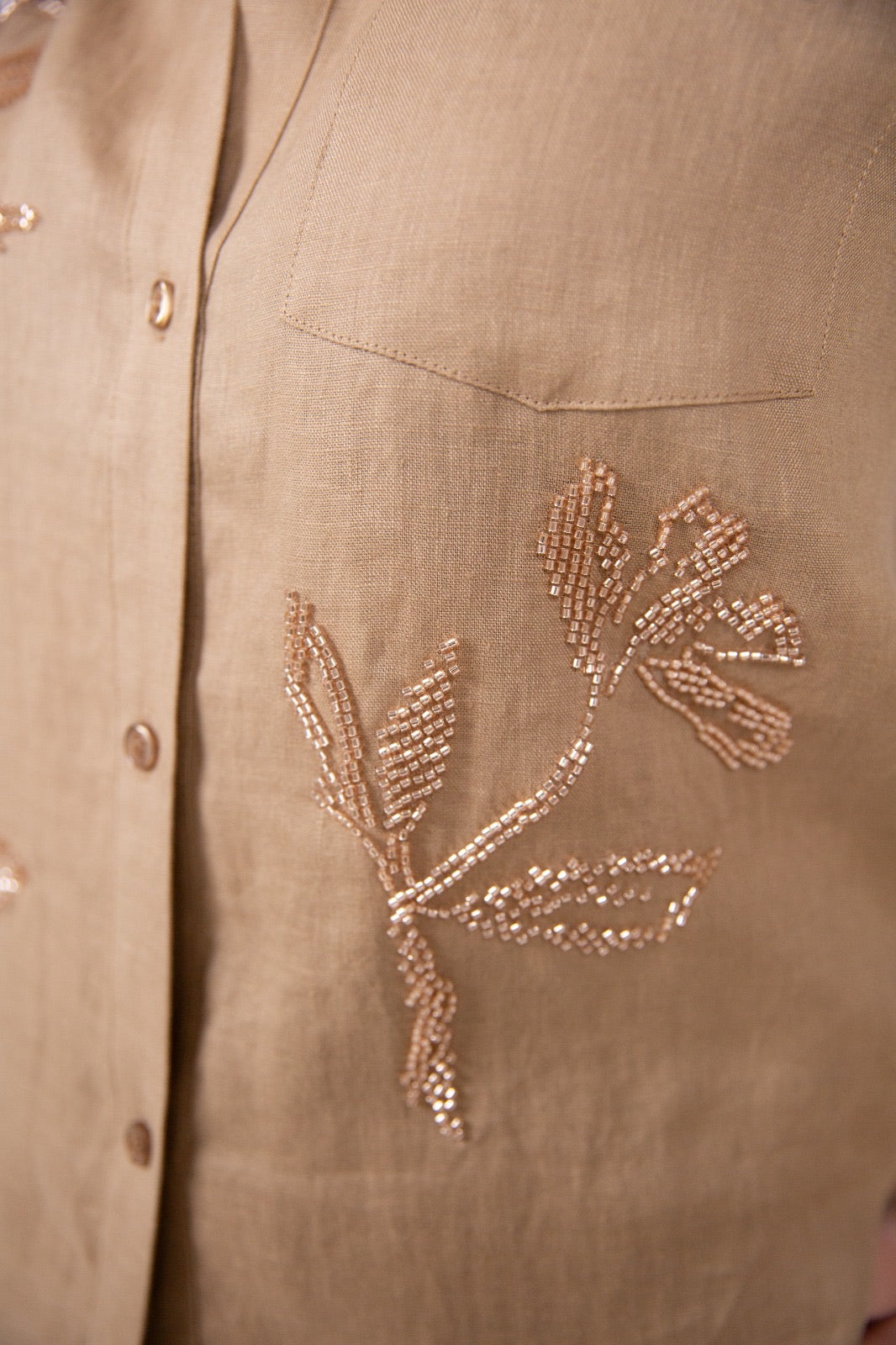 Icona camicia con ricami