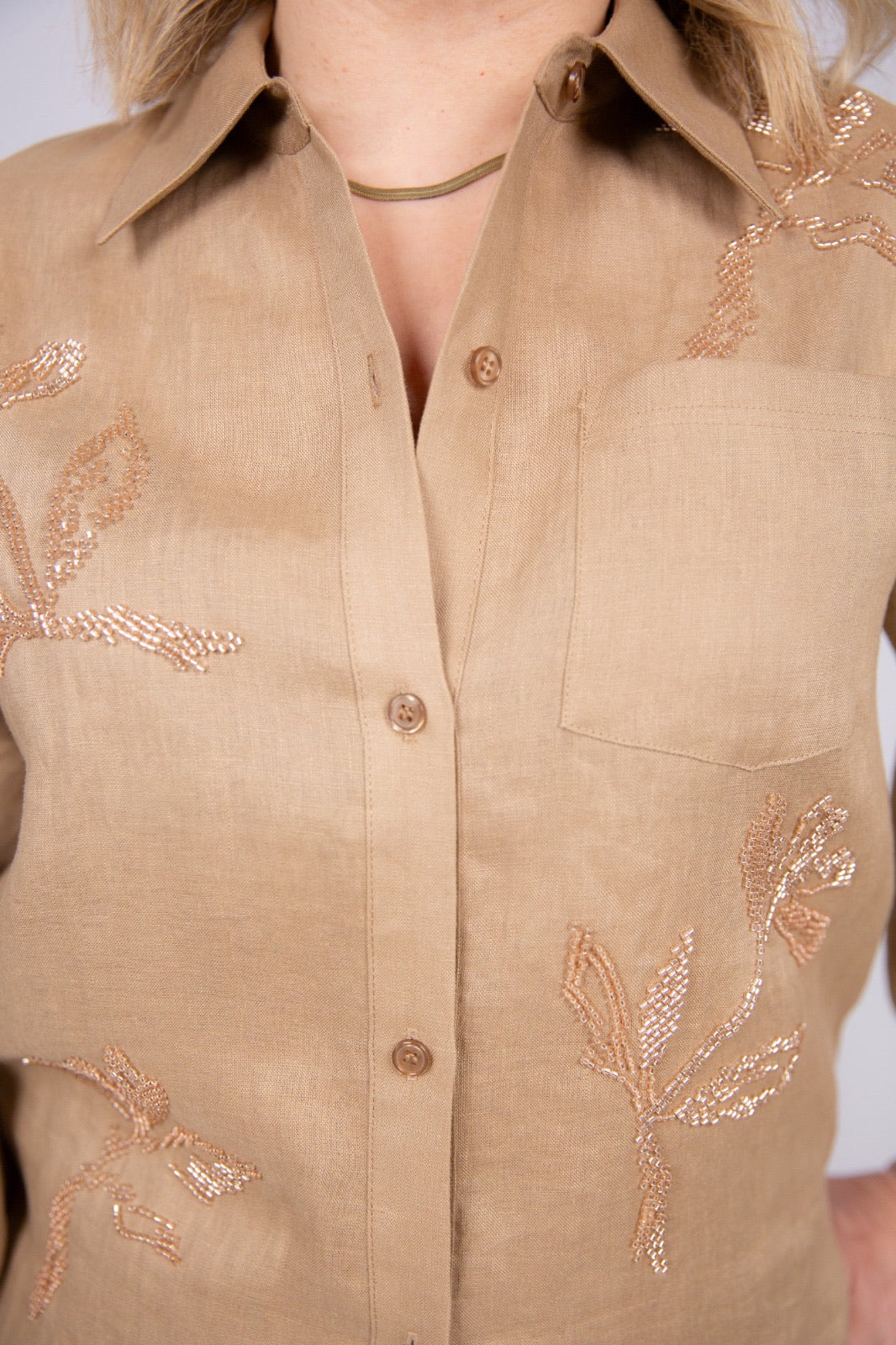 Icona camicia con ricami