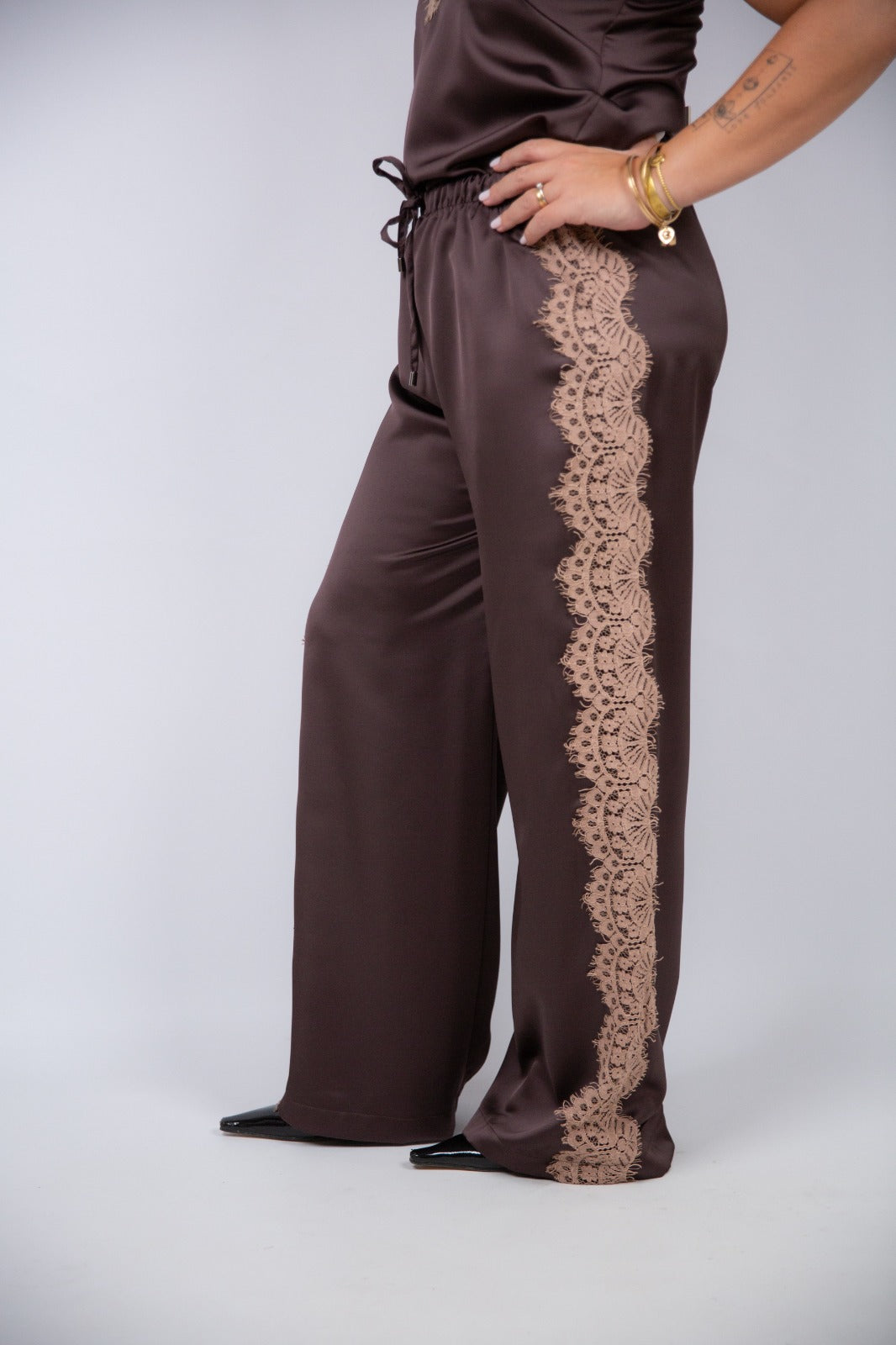 Motel diffusione moda pantalone con inserto in pizzo