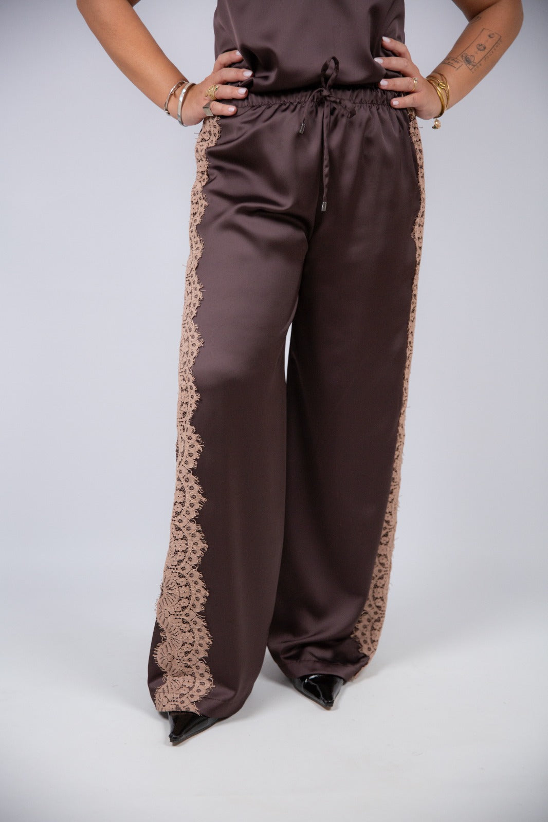 Motel diffusione moda pantalone con inserto in pizzo