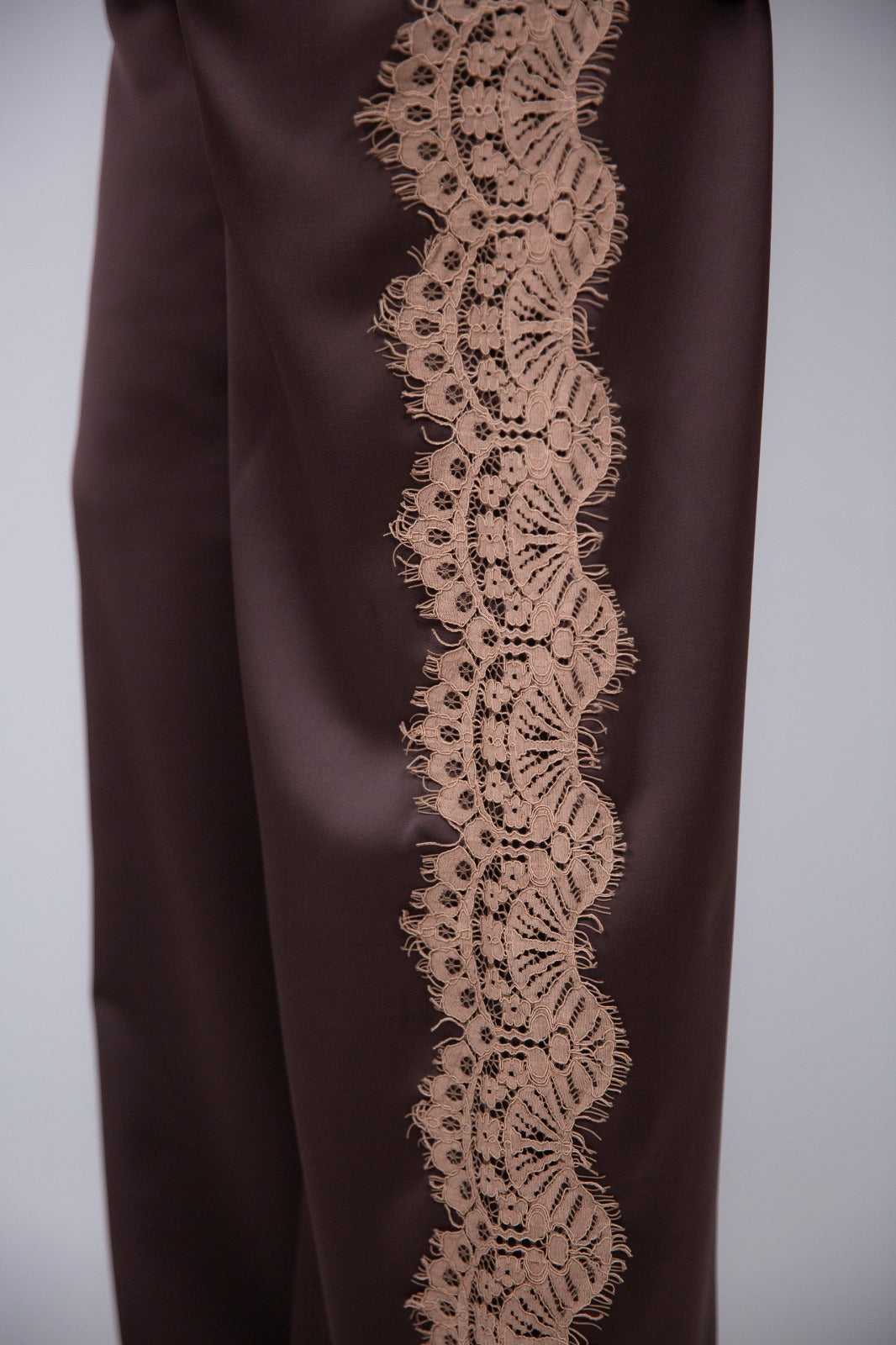 Motel diffusione moda pantalone con inserto in pizzo