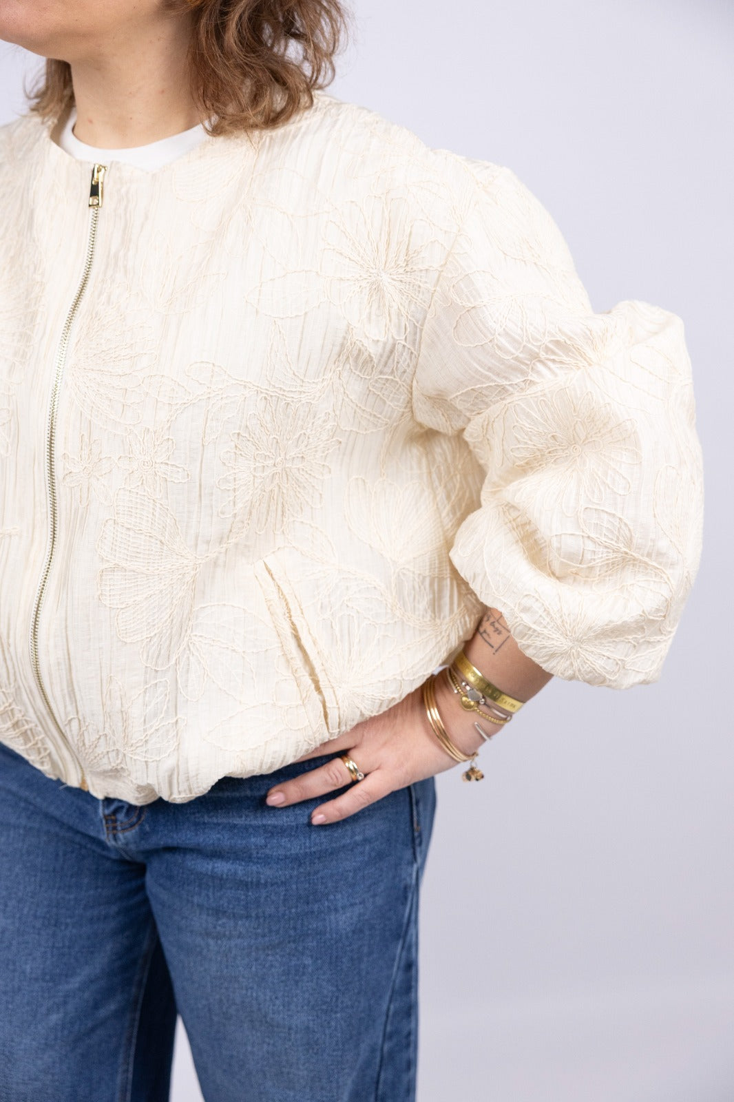 Atelier55 bomber ricamato color burro