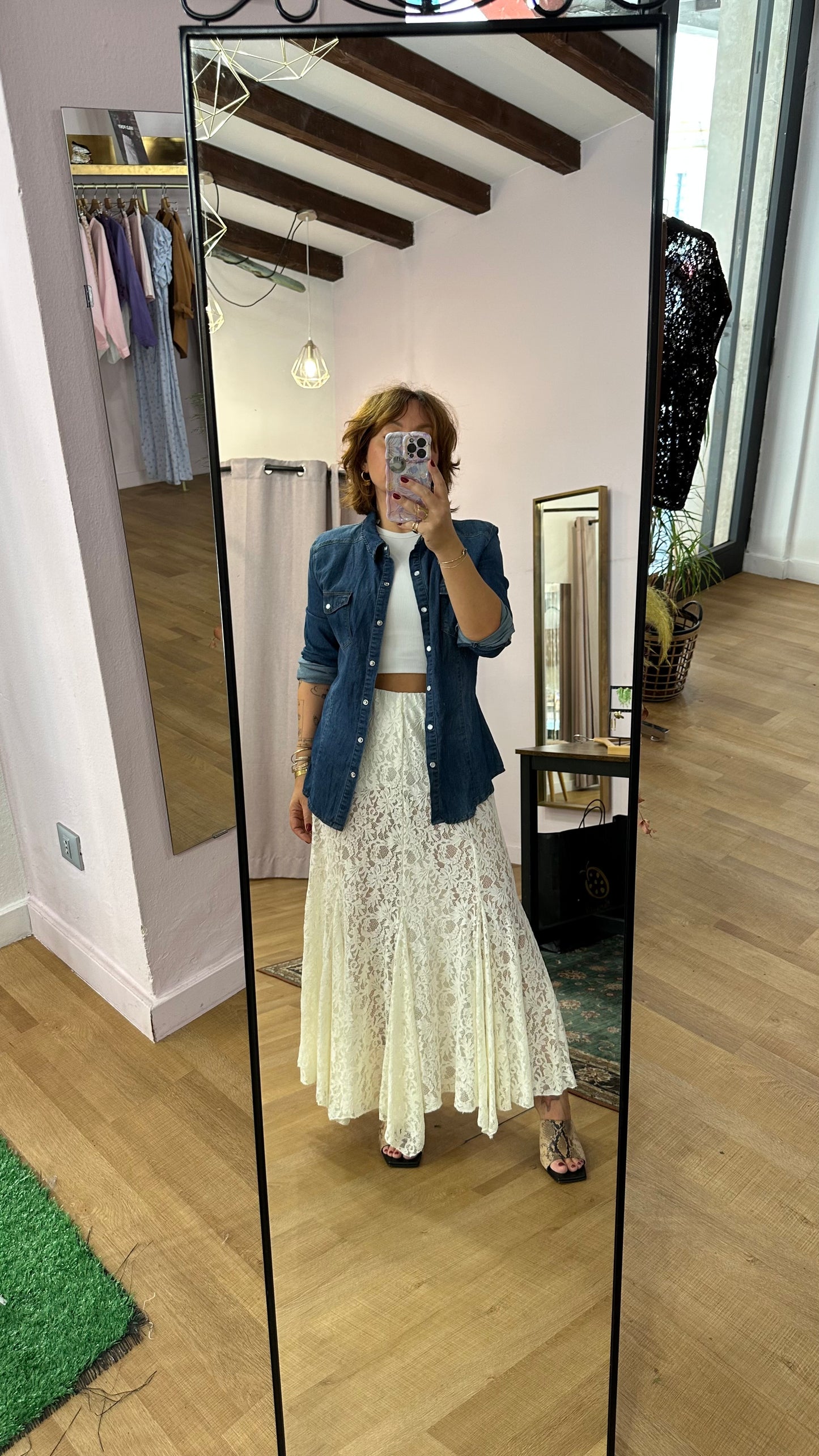 Tensione in gonna in pizzo con culotte