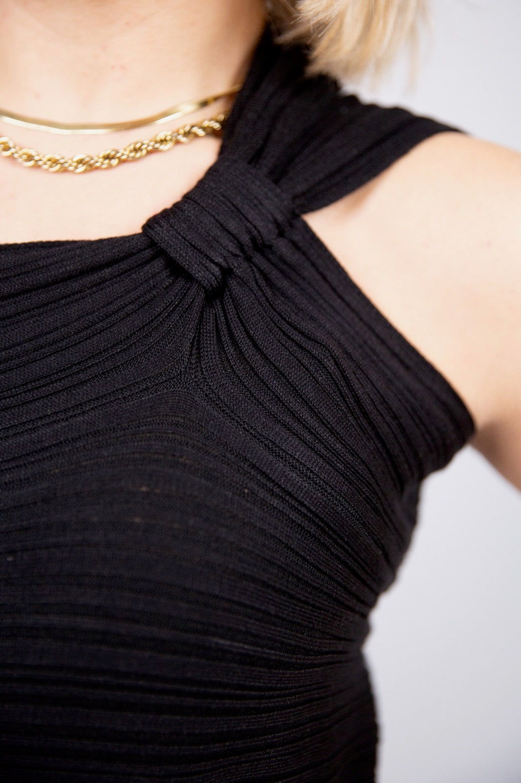Wild pony top in maglia  monospalla con nodo