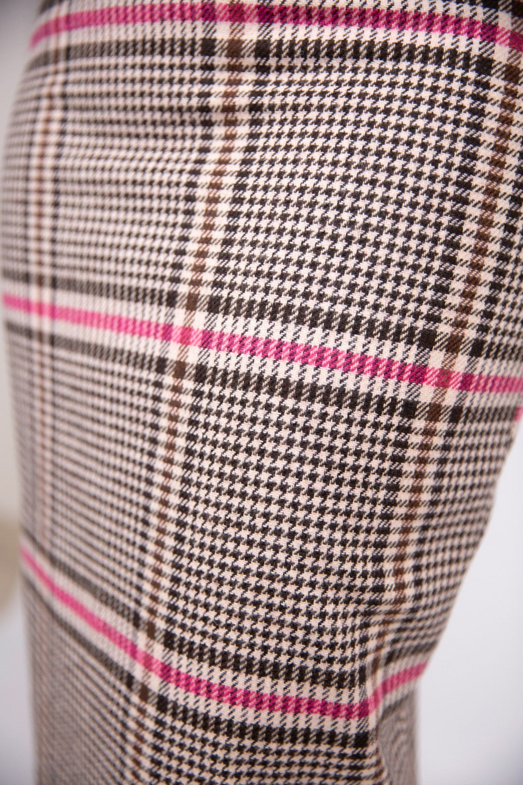 Tensione in gonna in check marrone e fucsia