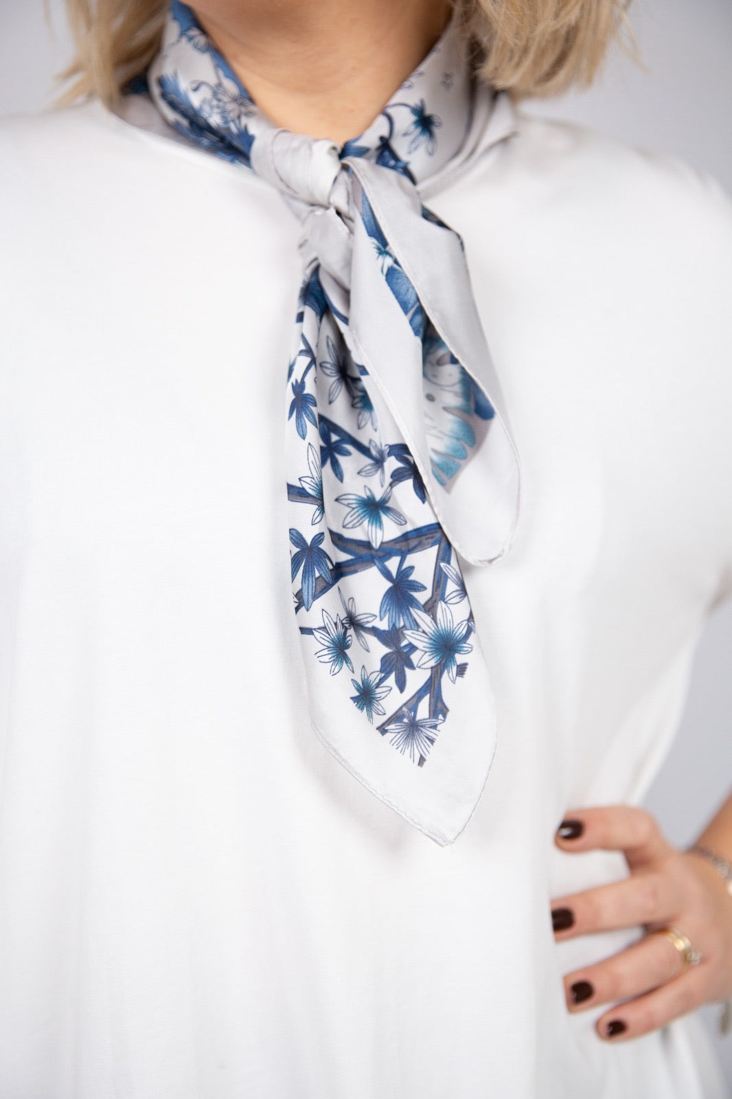 Susy mix T-shirt con foulard