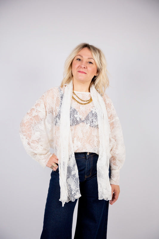 Kaos blusa in pizzo con sciarpina