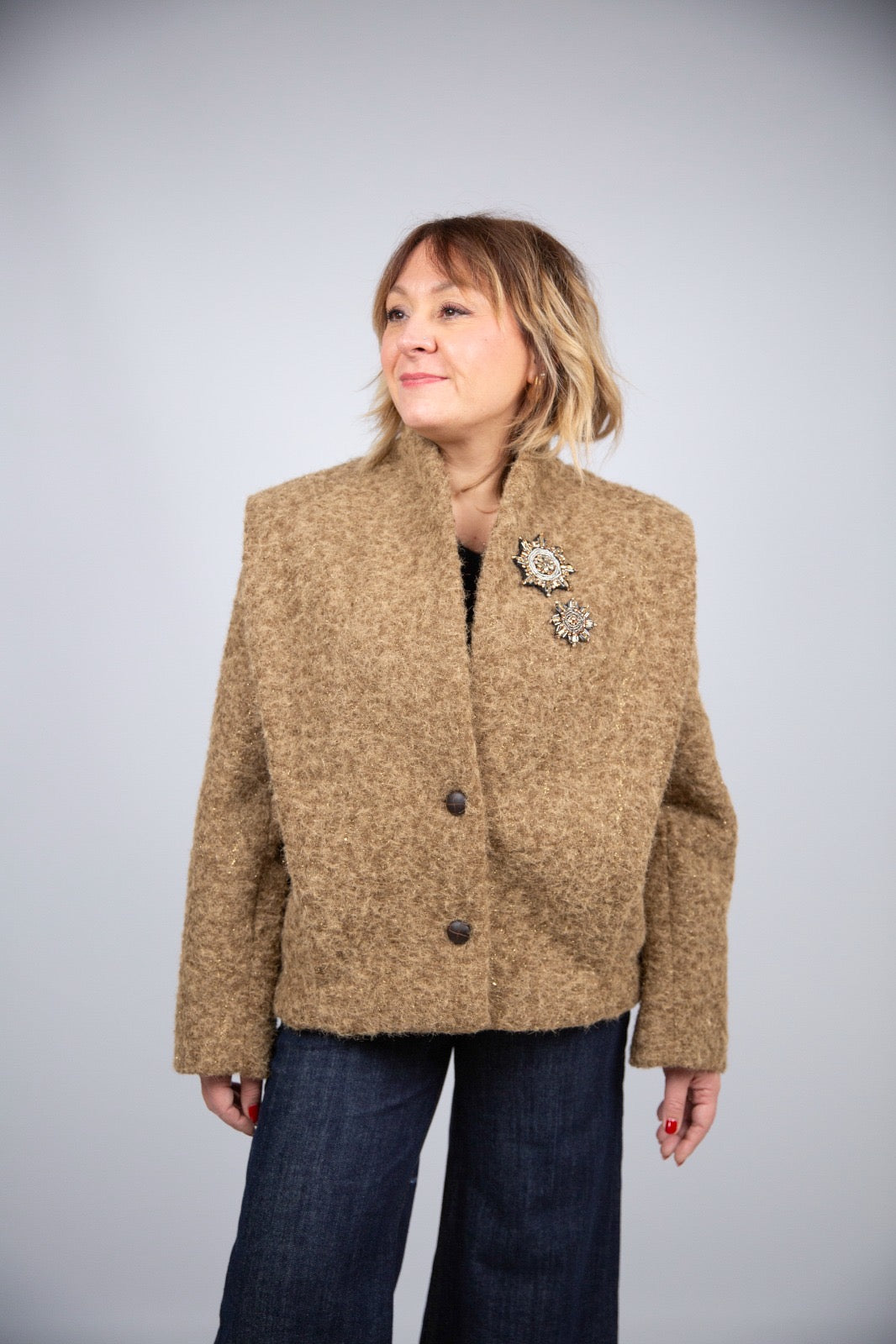 Motel cappotto corto con spille