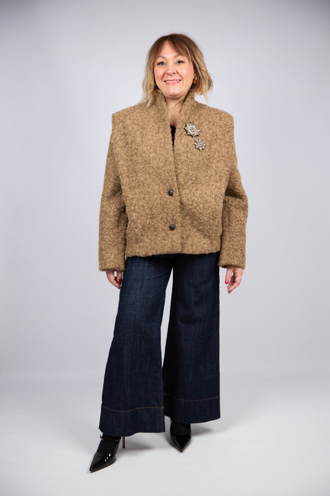 Motel cappotto corto con spille