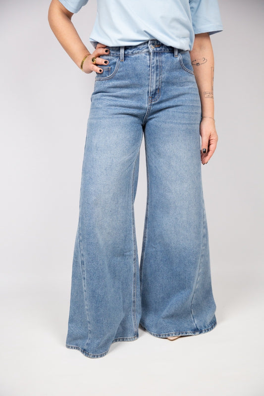 Kaos jeans extra flare lavaggio medio