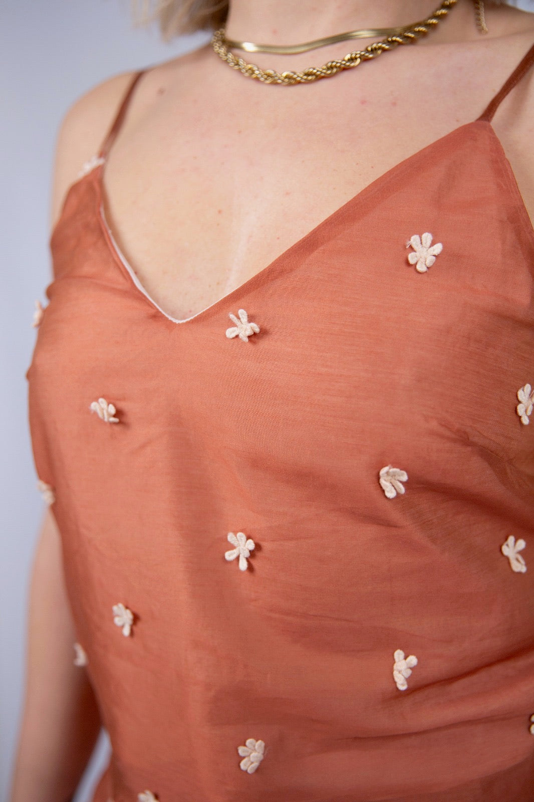 Wild pony top moka mousse con mini fiori applicati