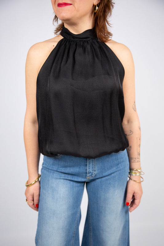 Spazio Sand top scollo all’americana e fiocco sul collo