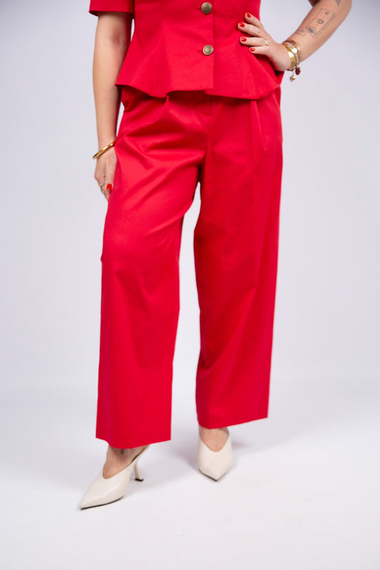Tensione in pantalone con pinces