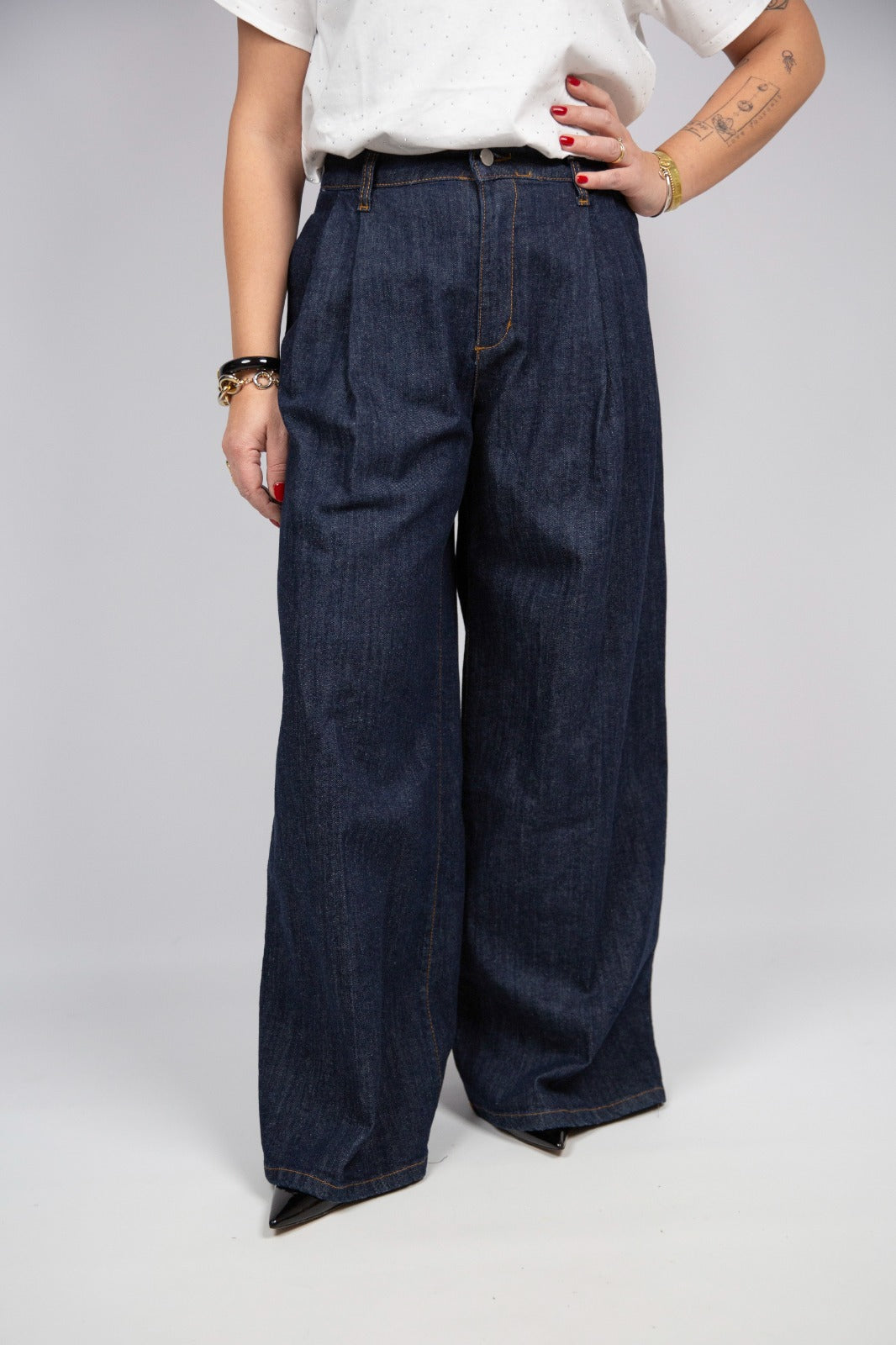 Arita jeans blu scuro con pinces