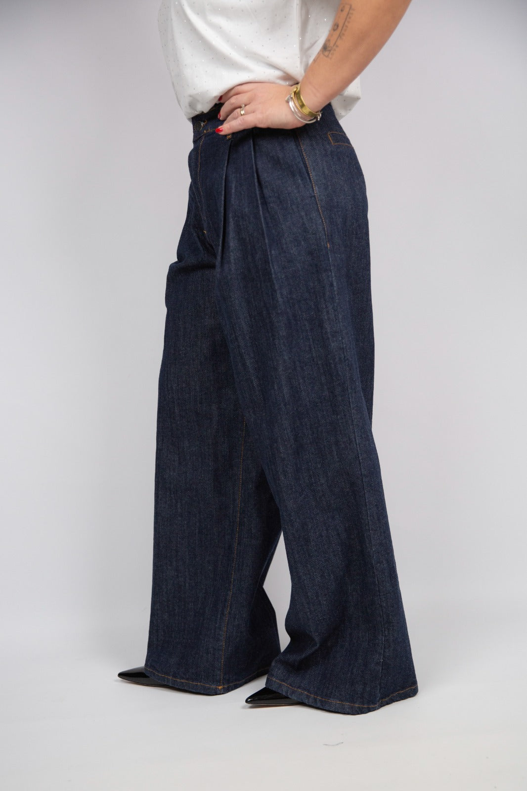 Arita jeans blu scuro con pinces