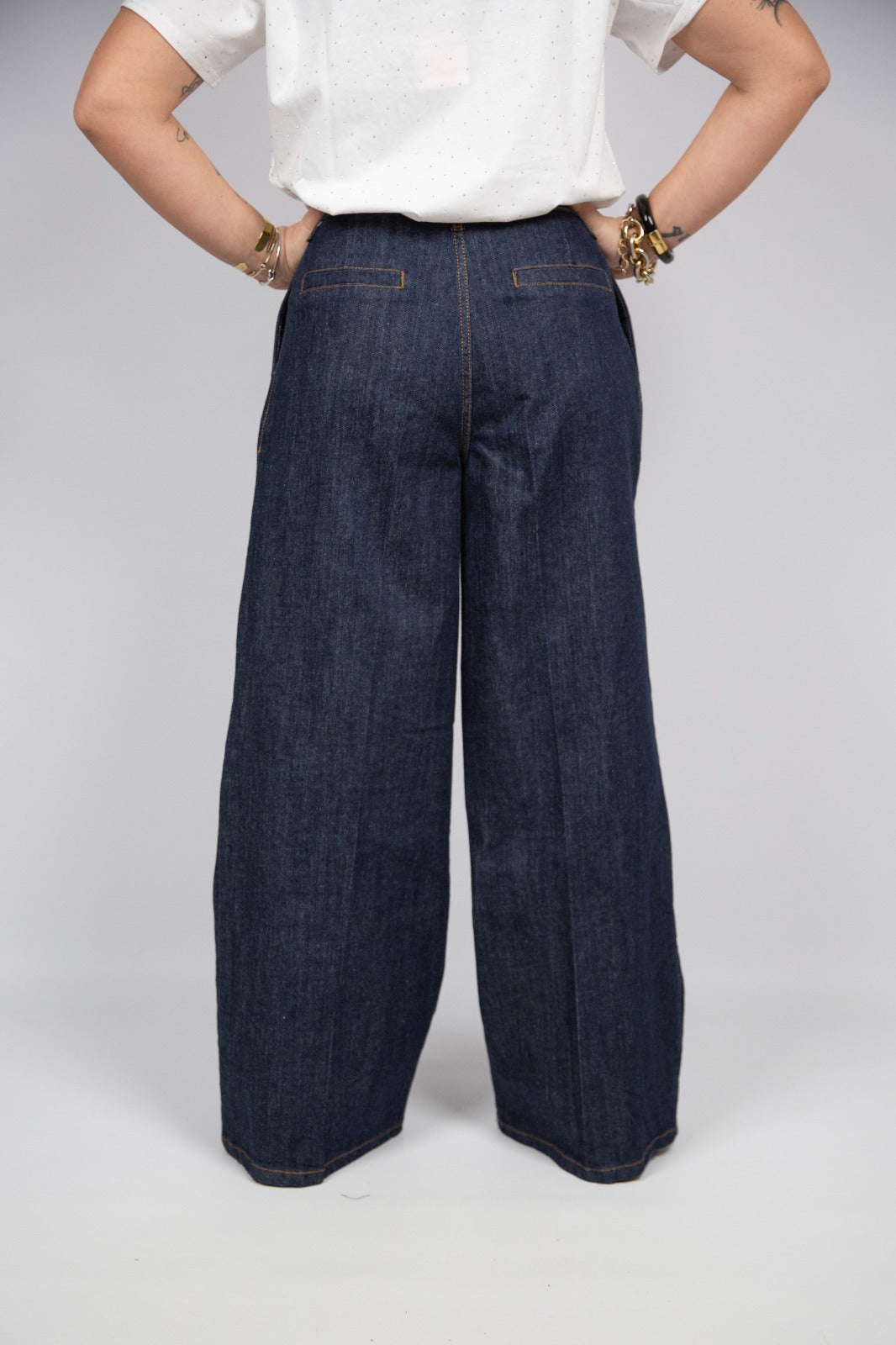 Arita jeans blu scuro con pinces