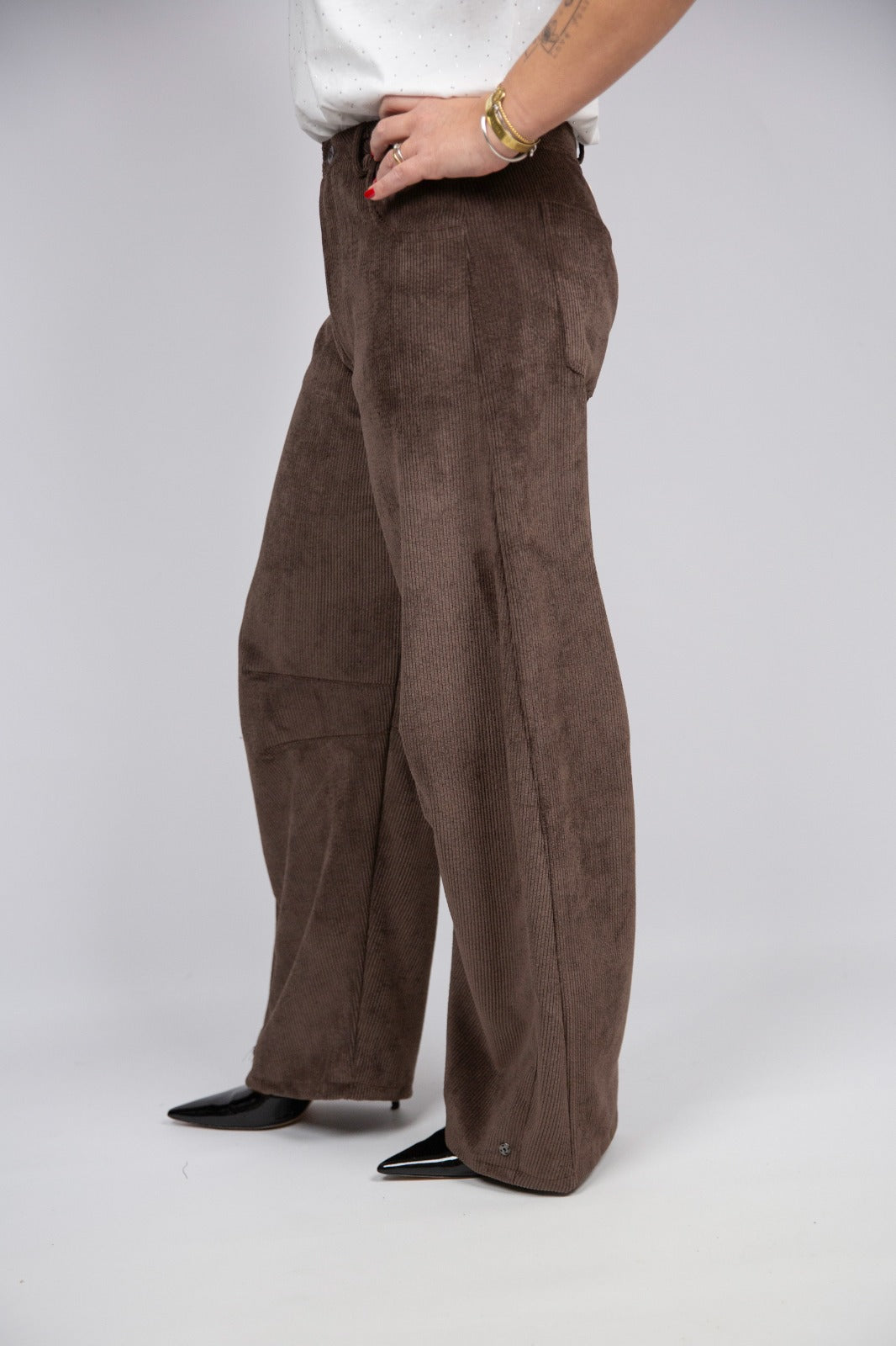 Motel diffusione moda pantaloni barrel in velluto costa larga marroni