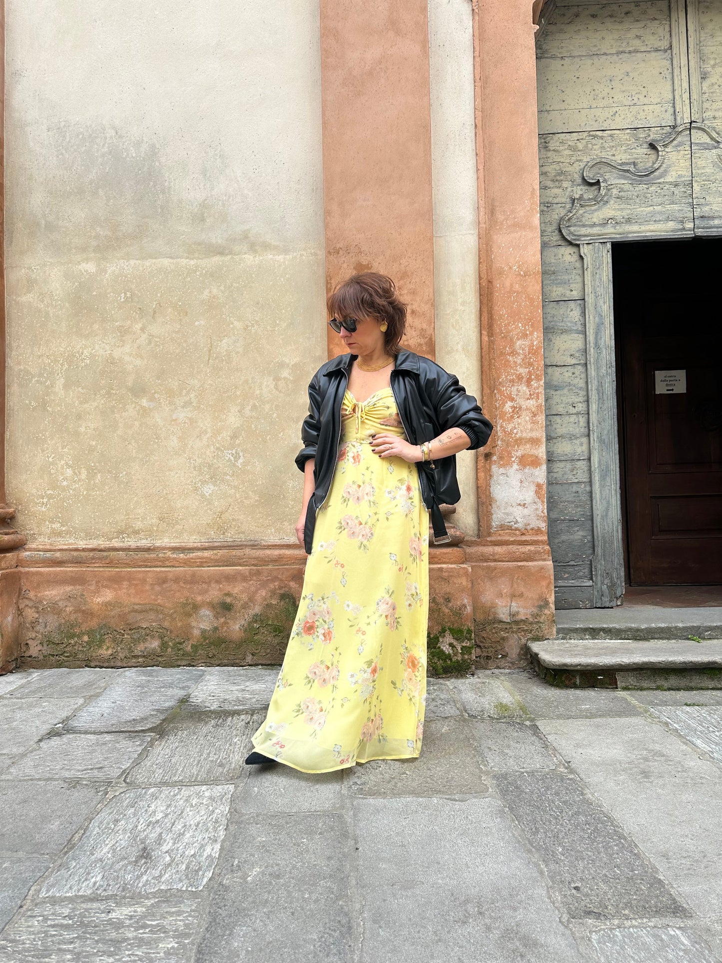 Kaos vestito fantasia fiori spallina fine dettaglio scollatura
