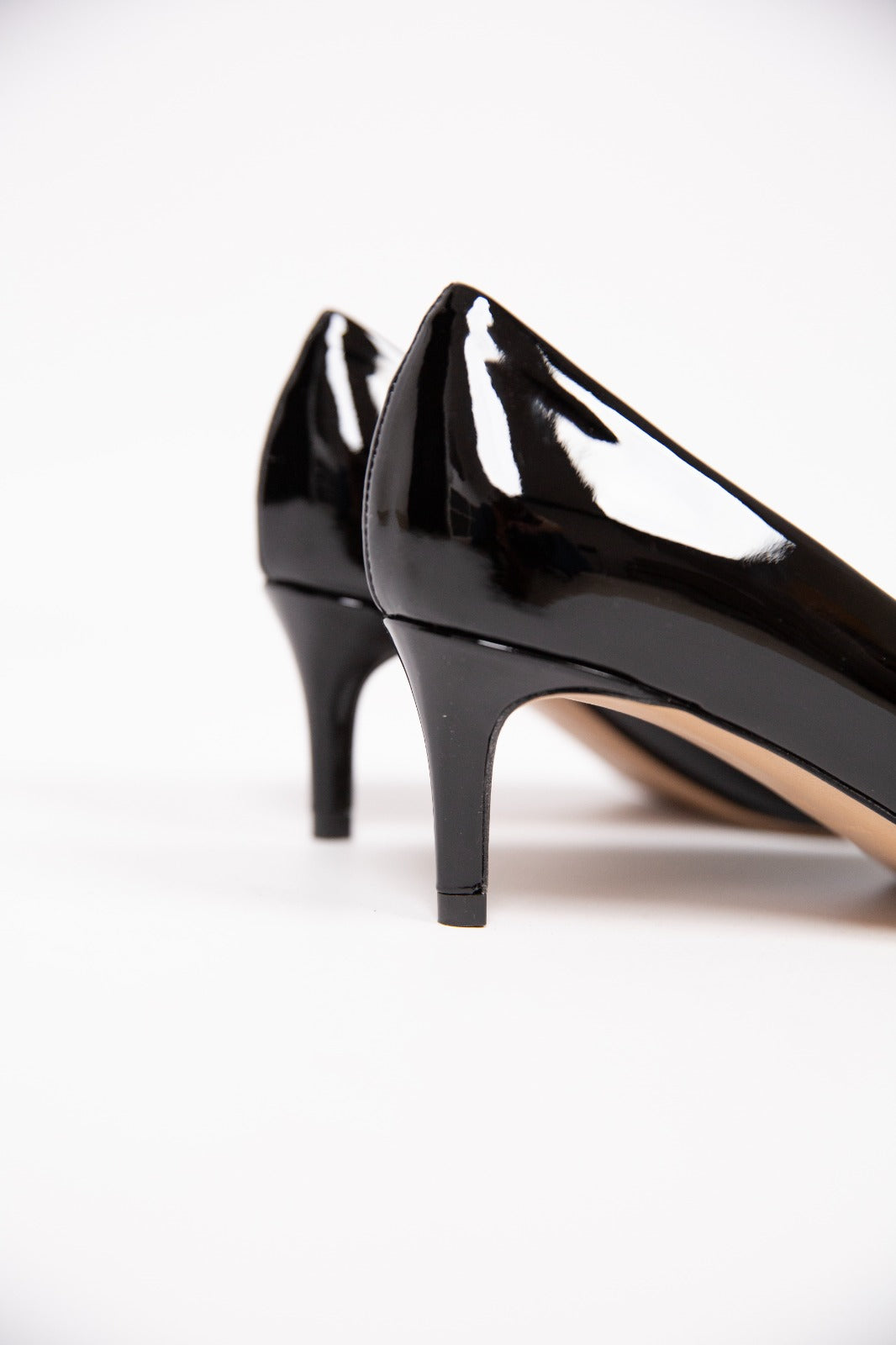 Lea gu décolleté vernice nera