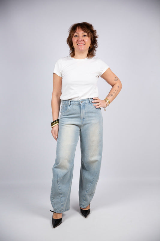 Tensione in jeans balloon lavaggio chiaro