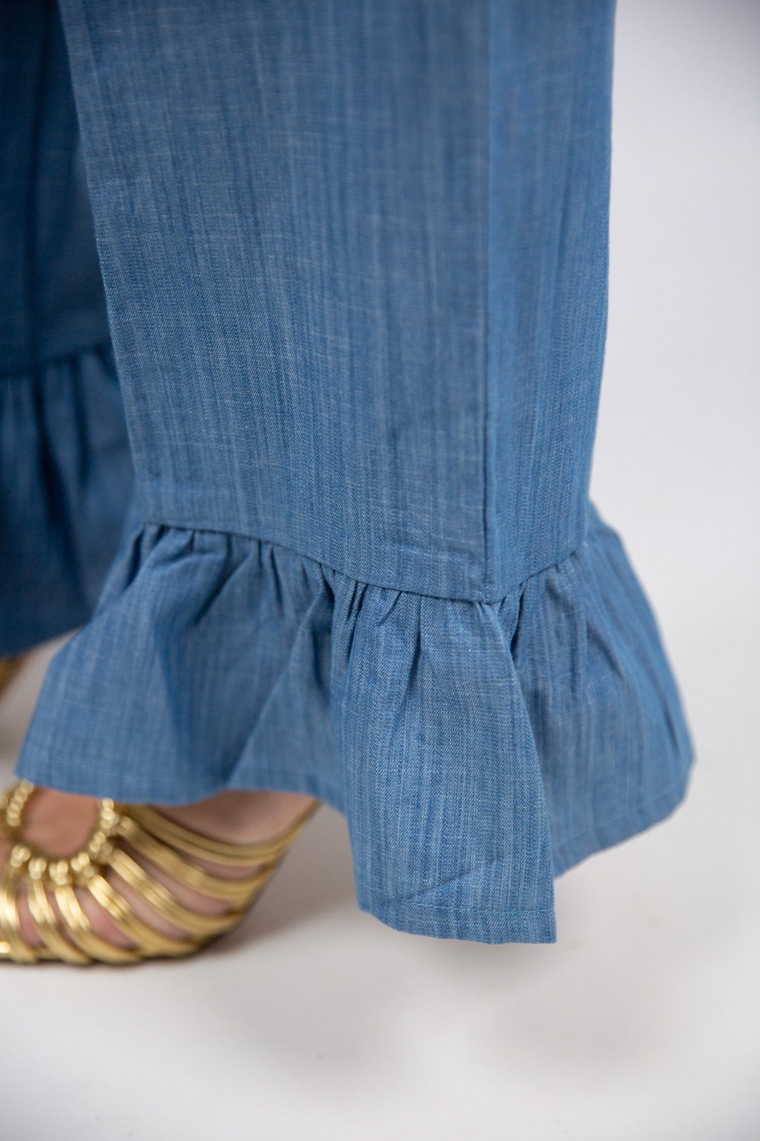 Compania fantastica pantalone con dettaglio rouche