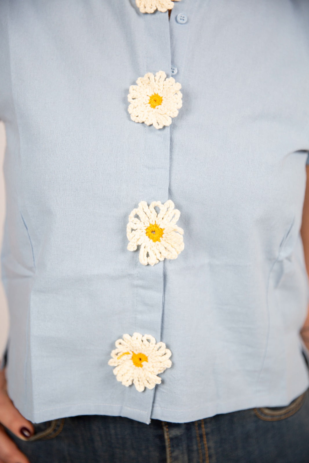 Compania fantastica camicia mezza manica con margherite applicate