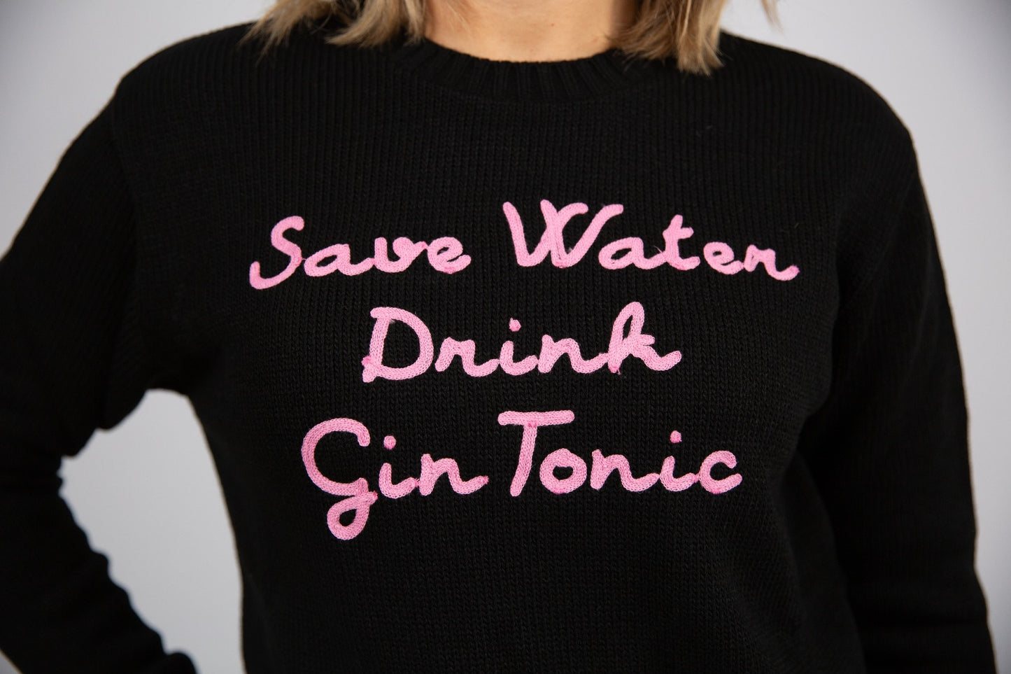 Superculture clothing maglia nera con scritta save water drink gin tonic