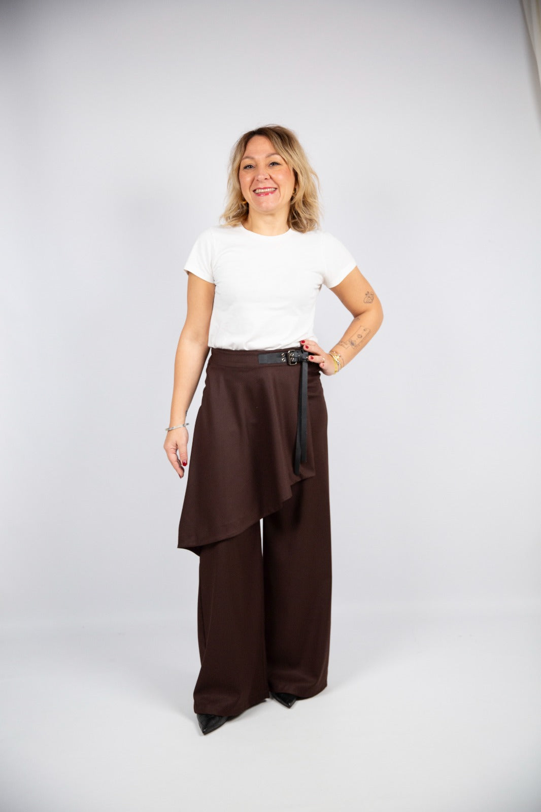 Motel diffusione moda pantalone con gonna e doppia cinta