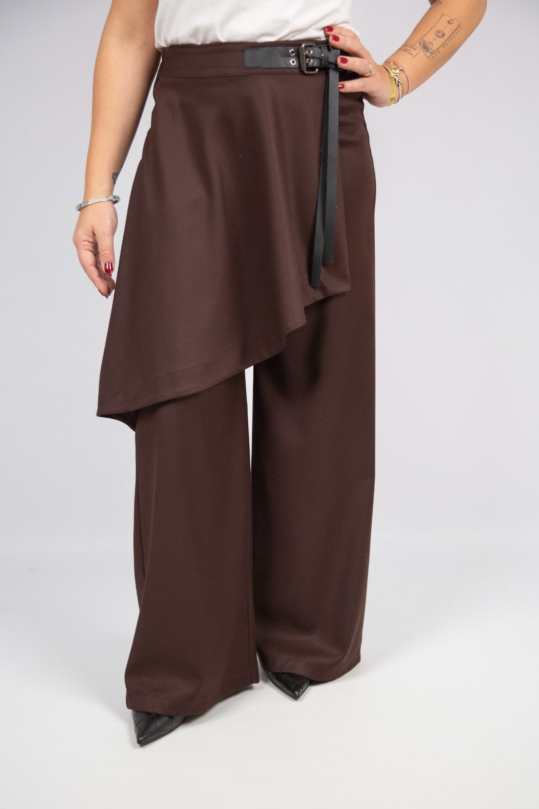 Motel diffusione moda pantalone con gonna e doppia cinta