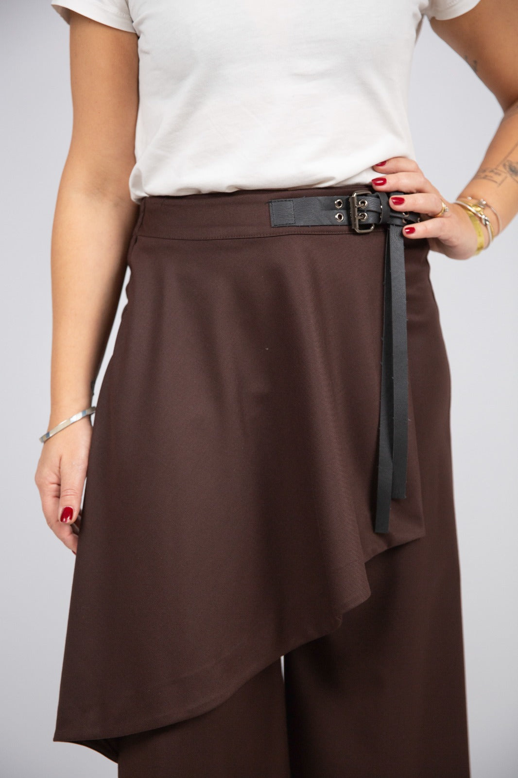 Motel diffusione moda pantalone con gonna e doppia cinta