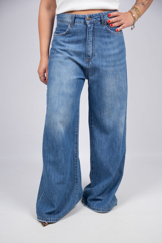 Jeans tensione in modello Giusy