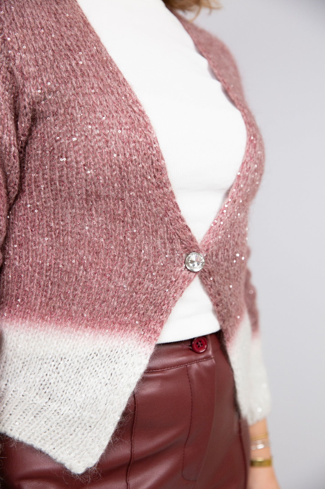 Kaos cardigan mini paillettes e bottone gioiello