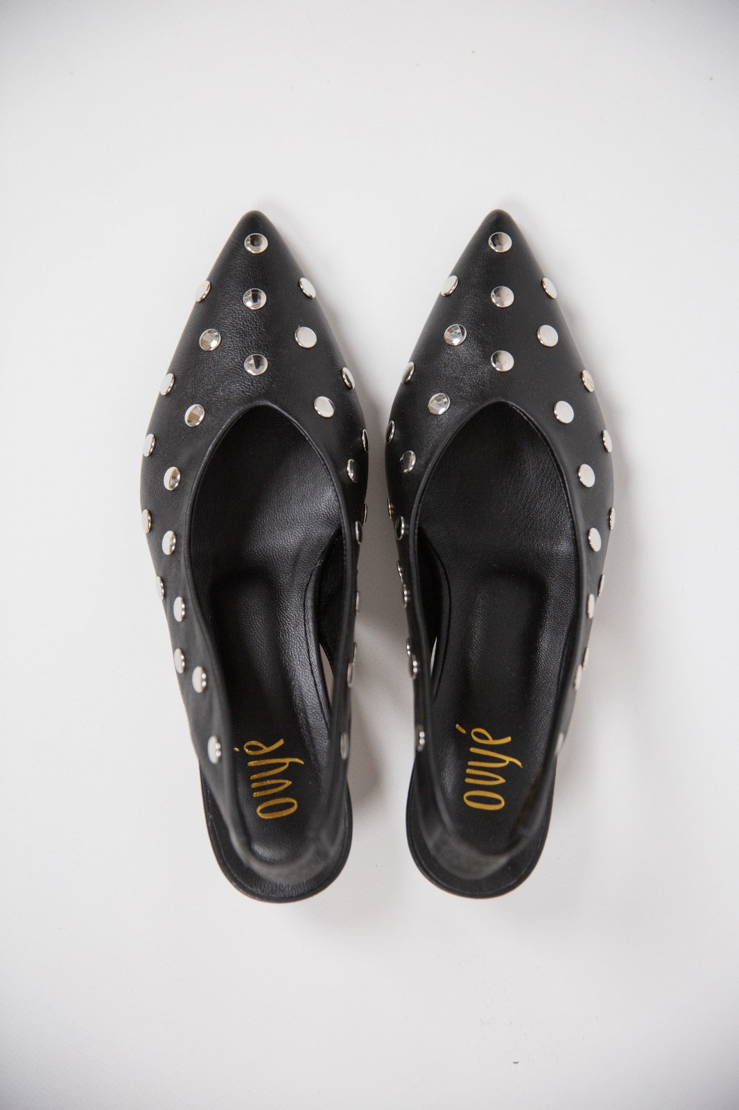 Ovyè Slingback nera con borchie