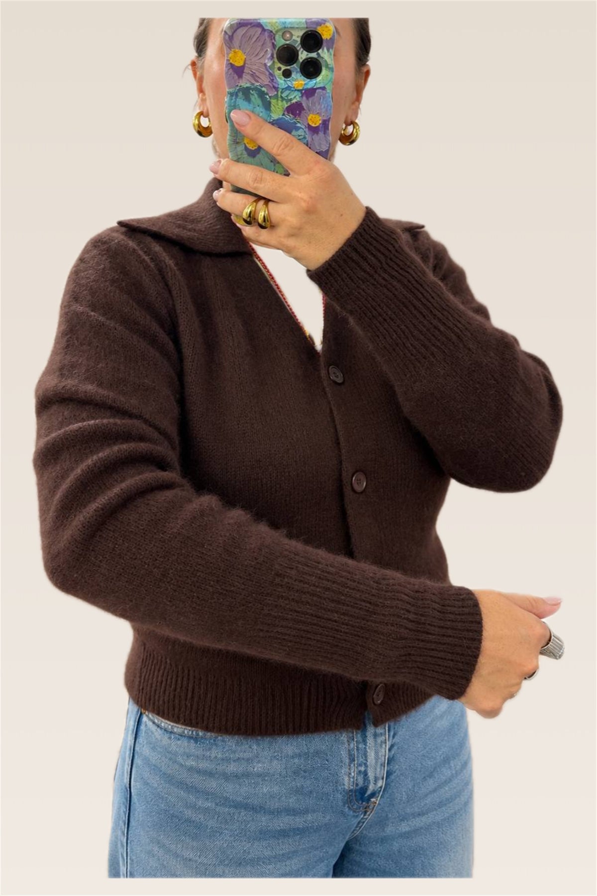 Cardigan marrone in lana con collo a polo, dettaglio vista laterale
